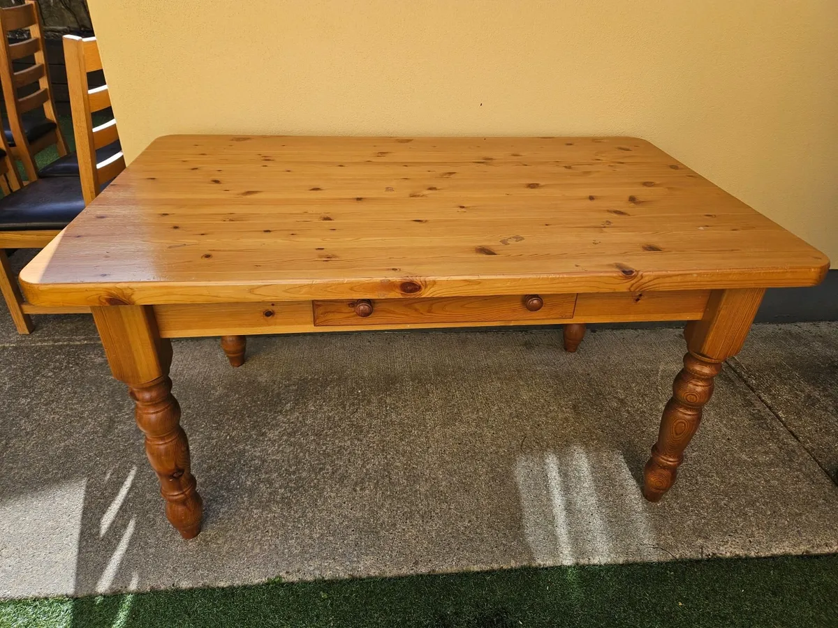 Dining room table & chairs - Image 1