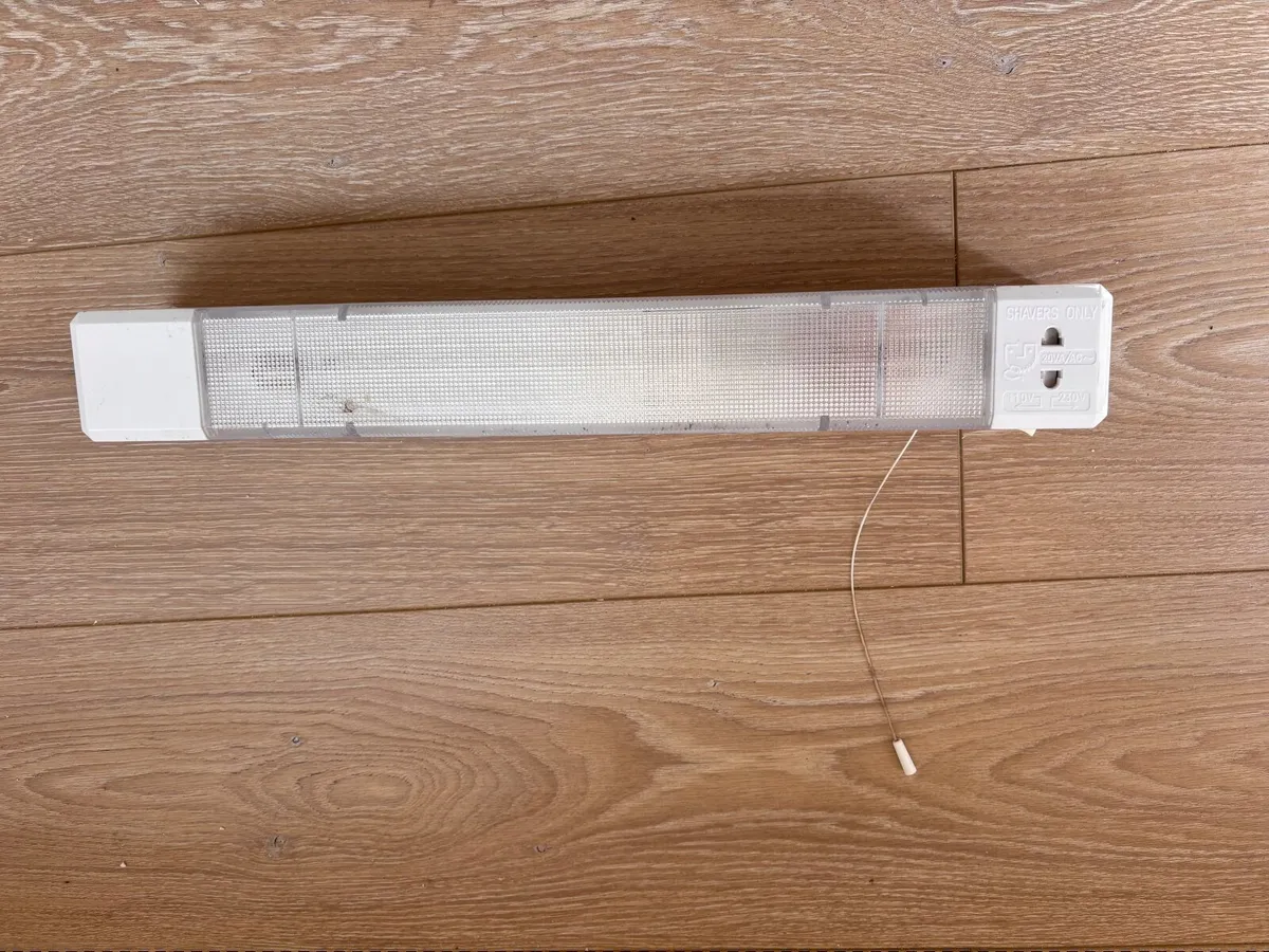 Bathroom lights - Image 1