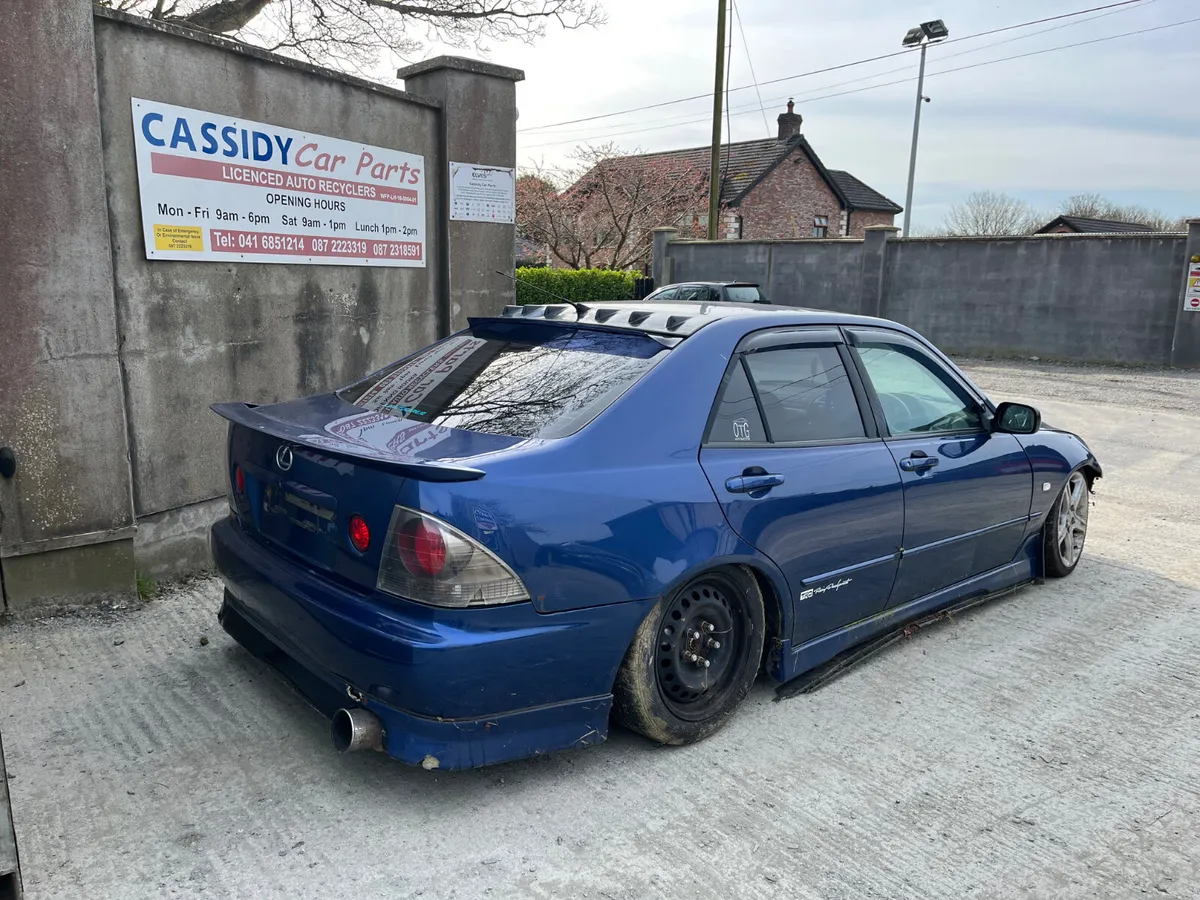 For Parts 2001 Lexus IS 200 - Image 4