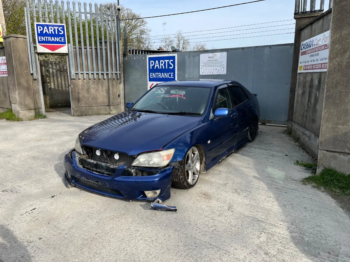 For Parts 2001 Lexus IS 200 - Image 2
