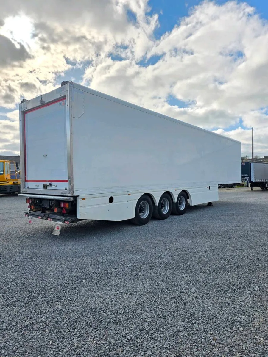 2013 GRAY & ADAMS FRIDGE - Image 3