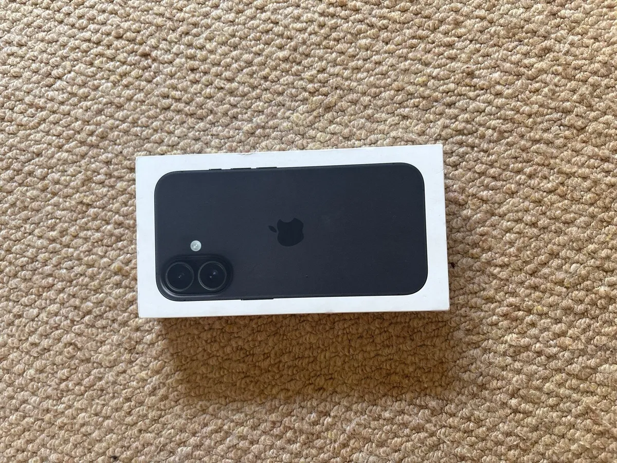 iPhone 16 - Image 1