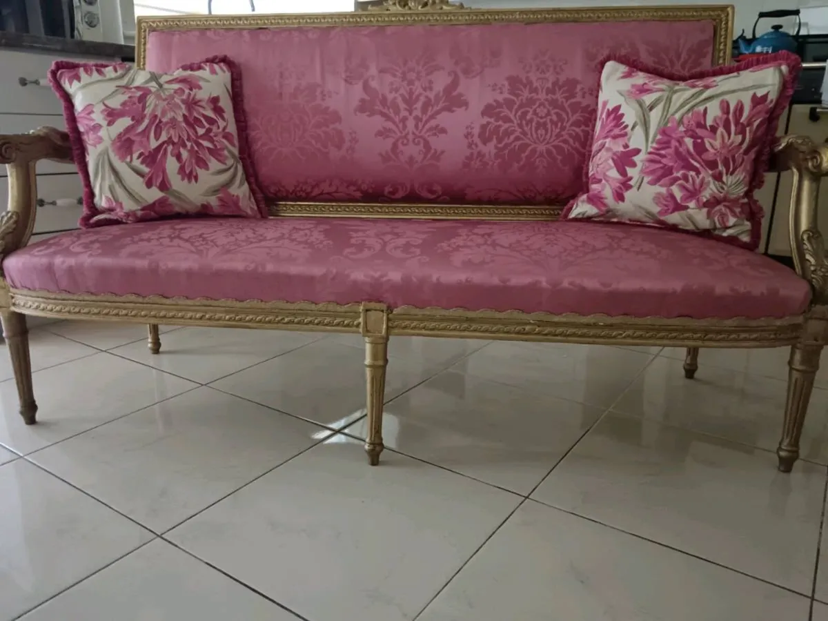 Antique sofa - Image 3
