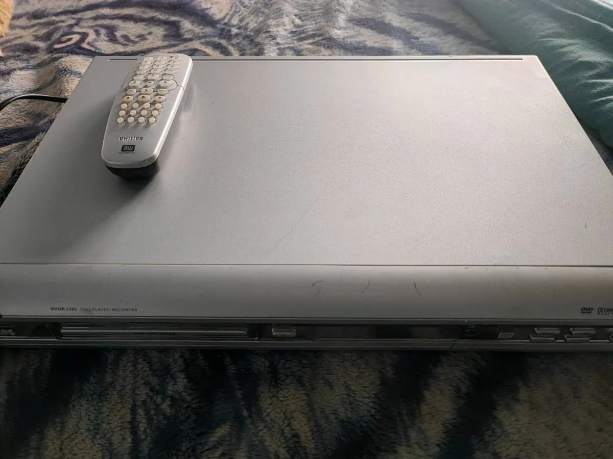 Phillips ( DVD RECORDER/PLAYER ) WITH REMOTE - Image 1