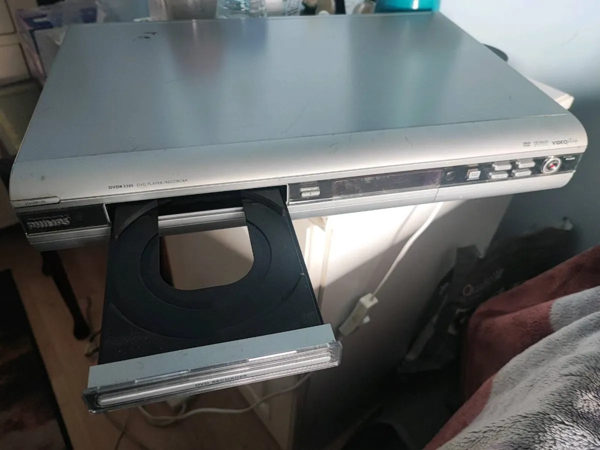 Phillips ( DVD RECORDER/PLAYER ) WITH REMOTE - Image 2