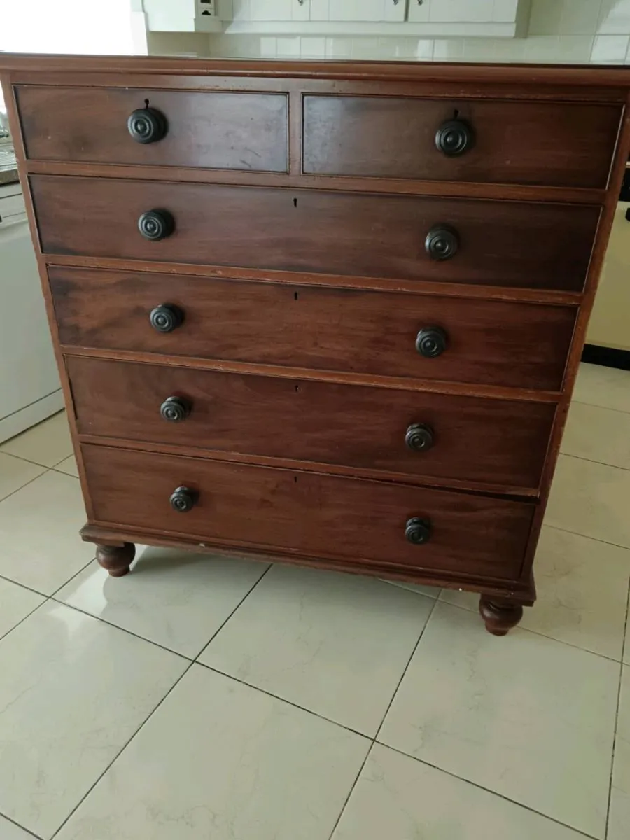 Antique chest of drawers - Image 2