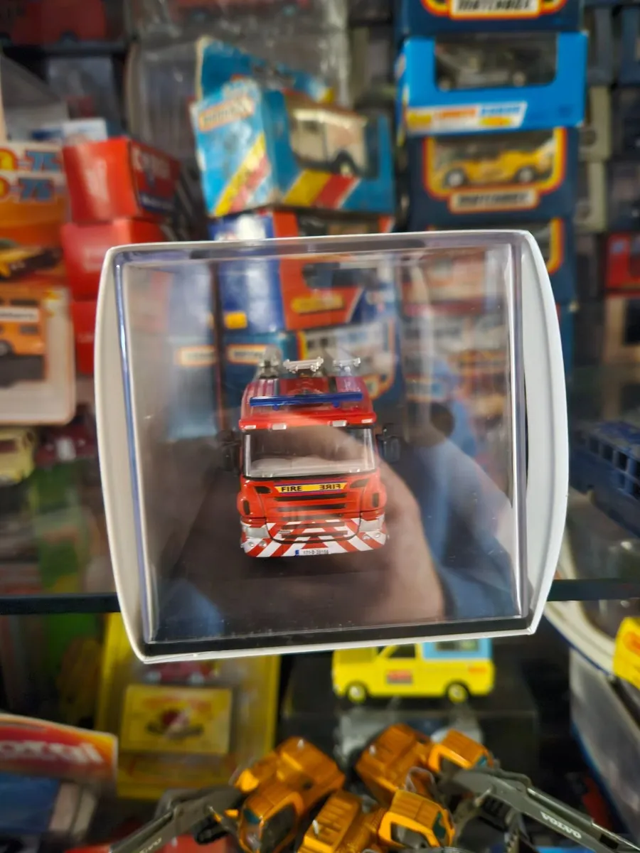 Corgi Oxford Dublin Fire Engine - Image 2