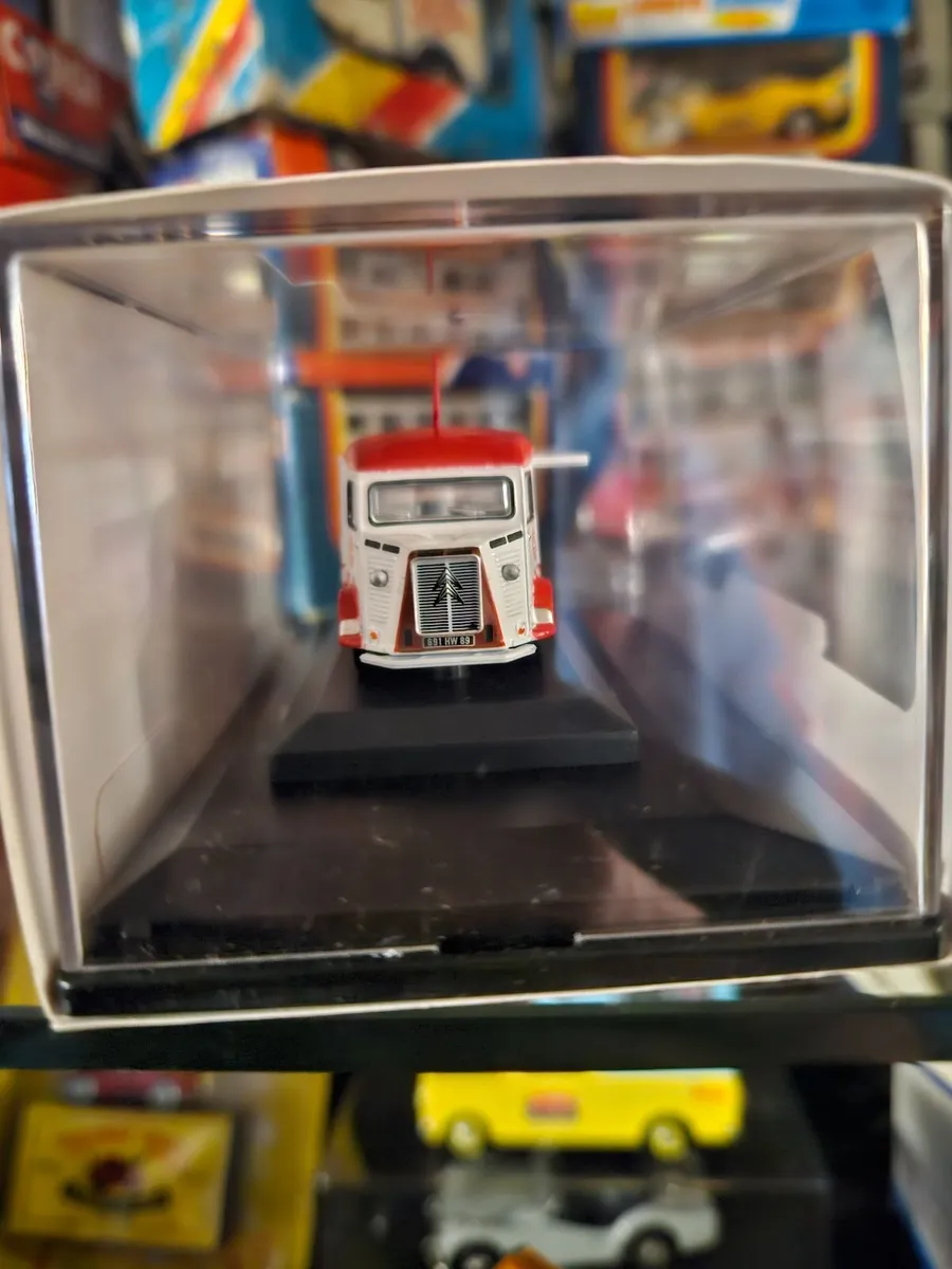 Corgi Oxford Jamie Oliver Food Van - Image 1