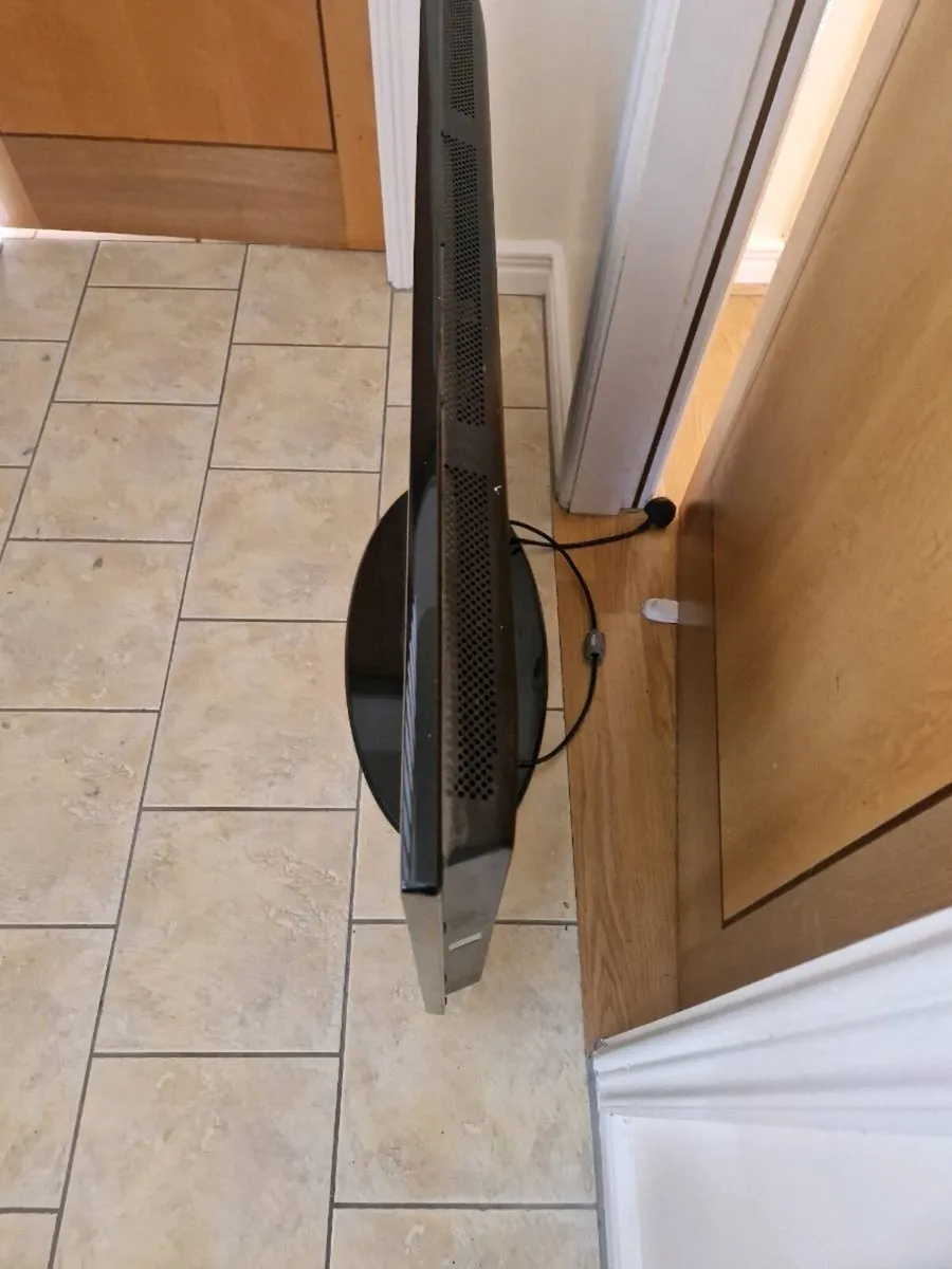 Samsung TV - Image 2