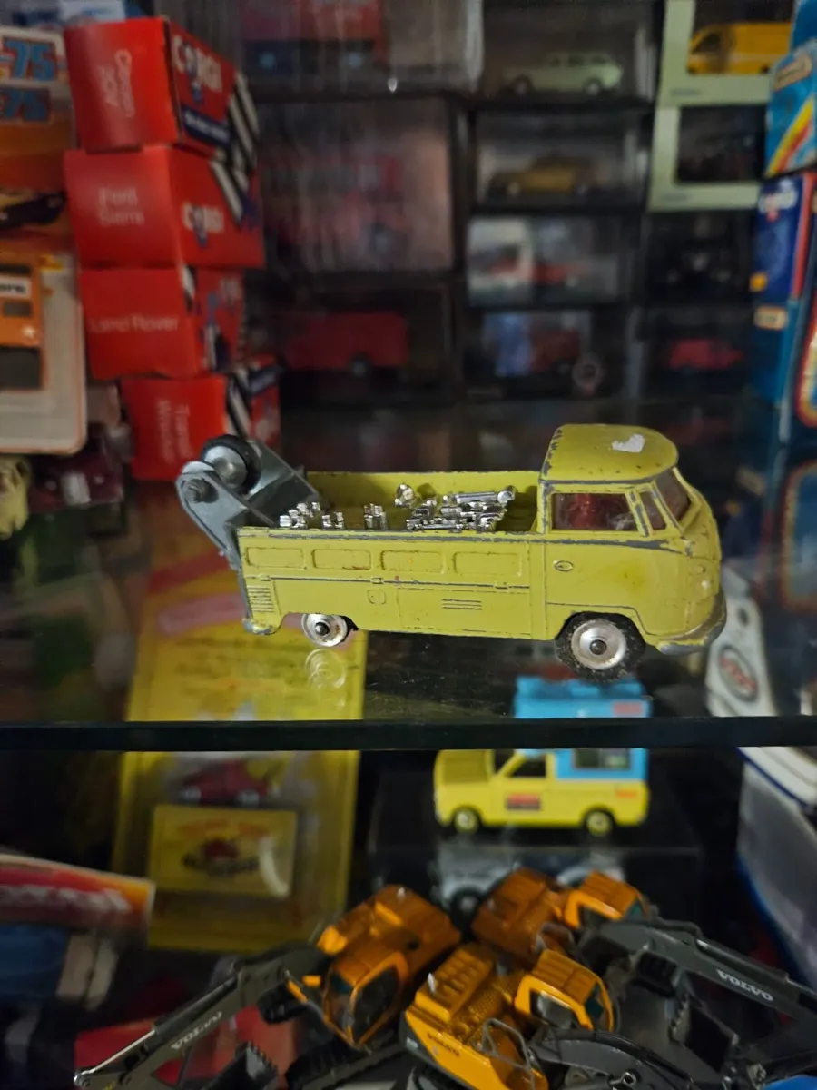 Corgi VW Mechanic's Van - Image 3