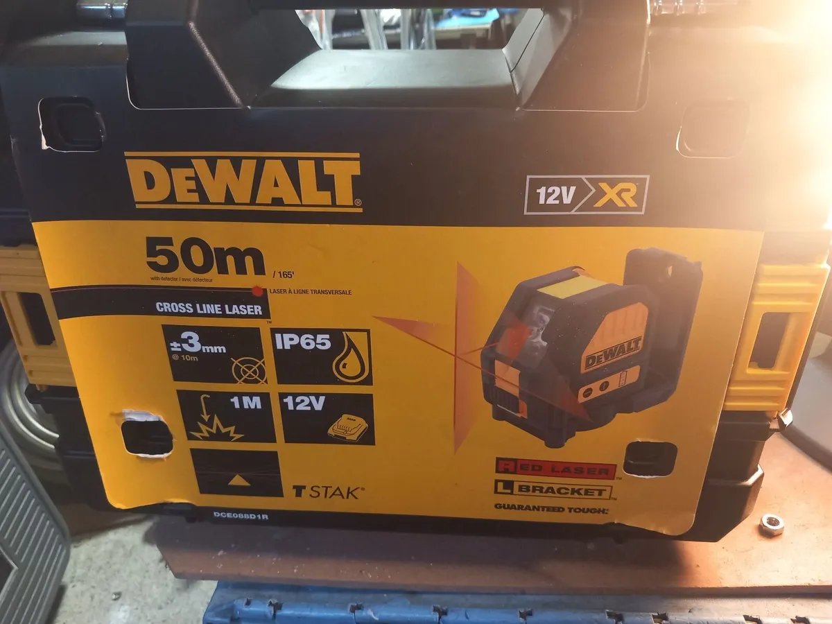 New 12v dewalt battery laser - Image 1