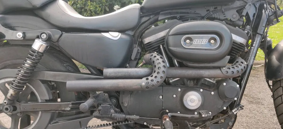 Harley Davidson Sportster Iron 883 - Image 3