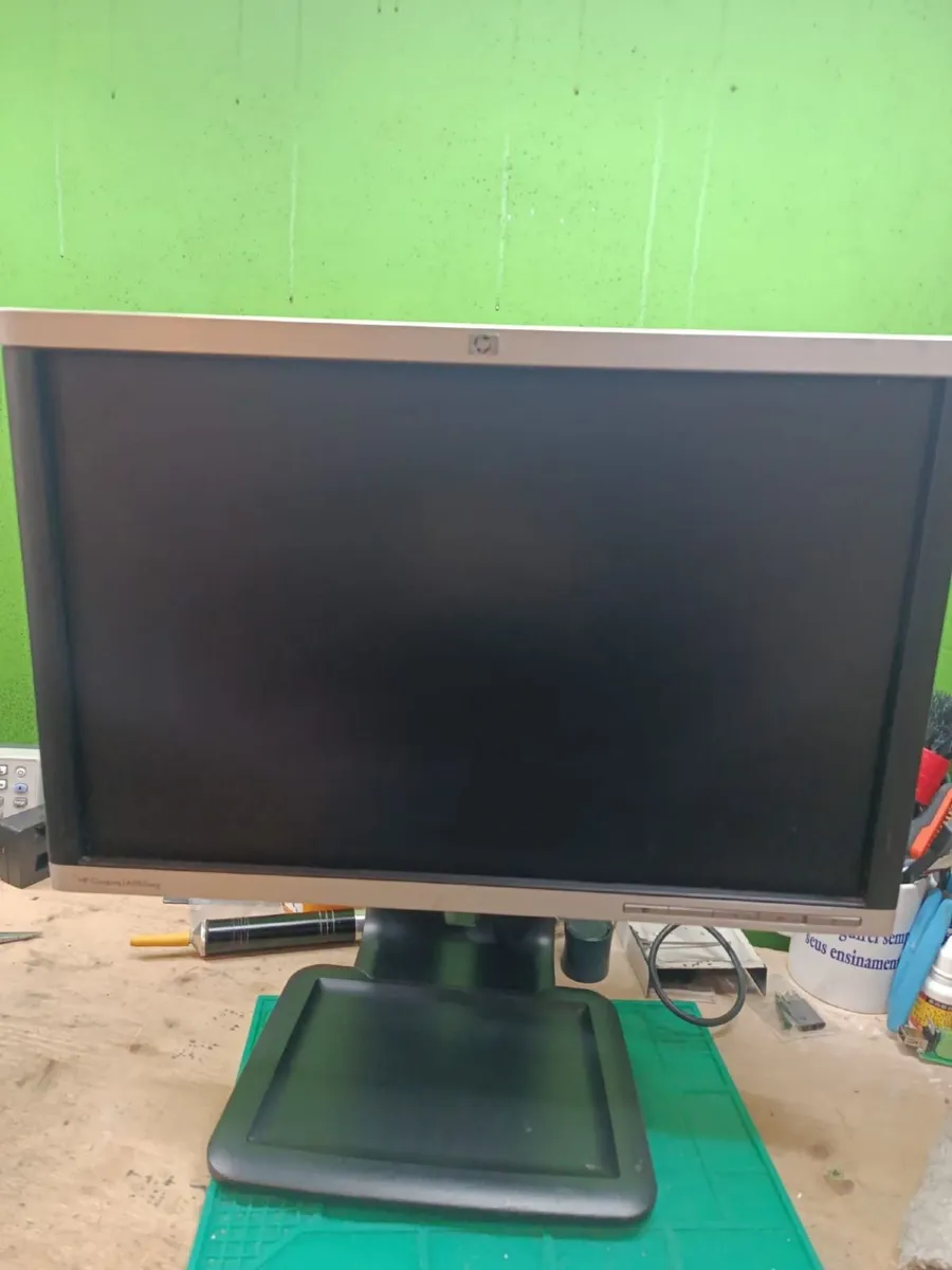 HP Monitor - Image 1