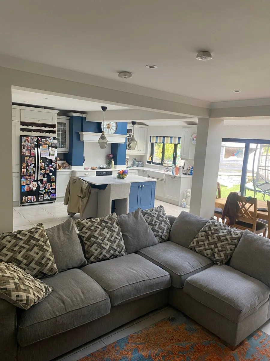 Grey comfy couch - Image 3