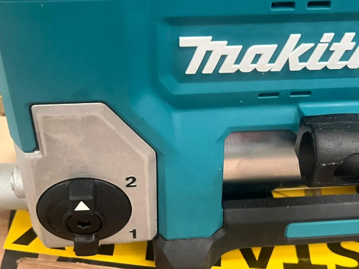 New makita 18V grease gun - Image 3