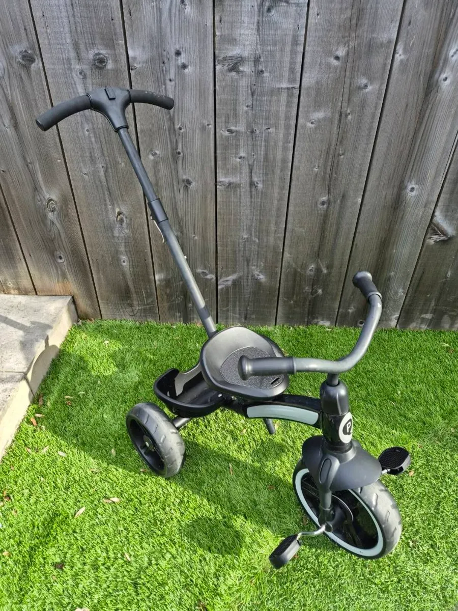 Child's tricycle with push handle - Image 1