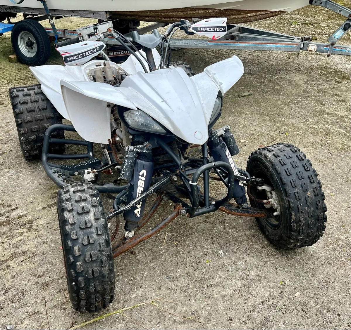 2005 Yamaha yfz450 for breaking most parts there
