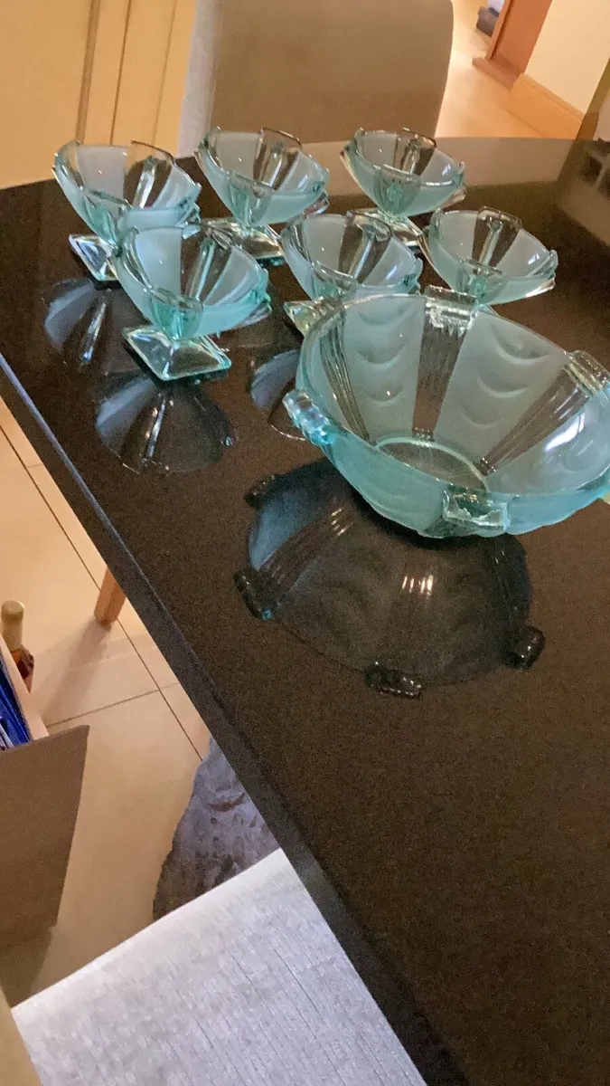 Dessert  Serving Bowl with 6 individual bowls - Image 3