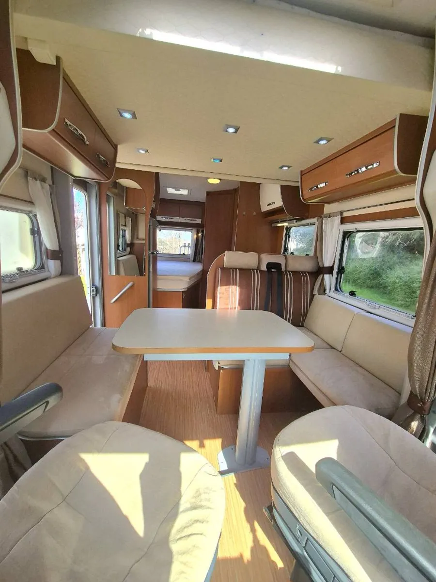 McLouis P700 Motorhome w/Drop down bed - Image 4