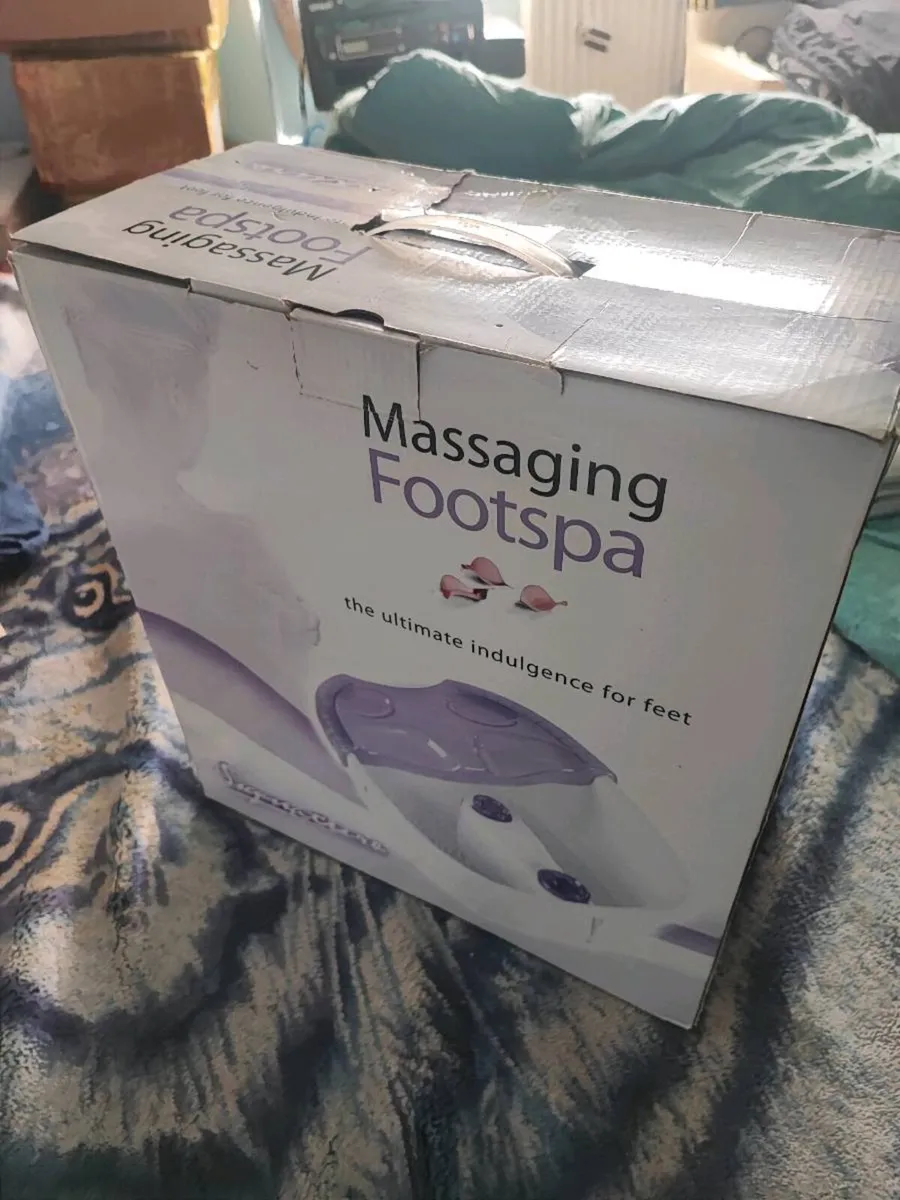 MASSAGING FOOT SPA ( IN BOX ) NEW. - Image 1