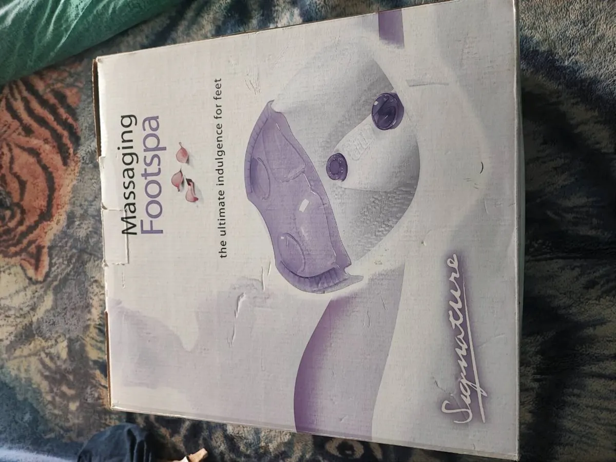 MASSAGING FOOT SPA ( IN BOX ) NEW. - Image 2