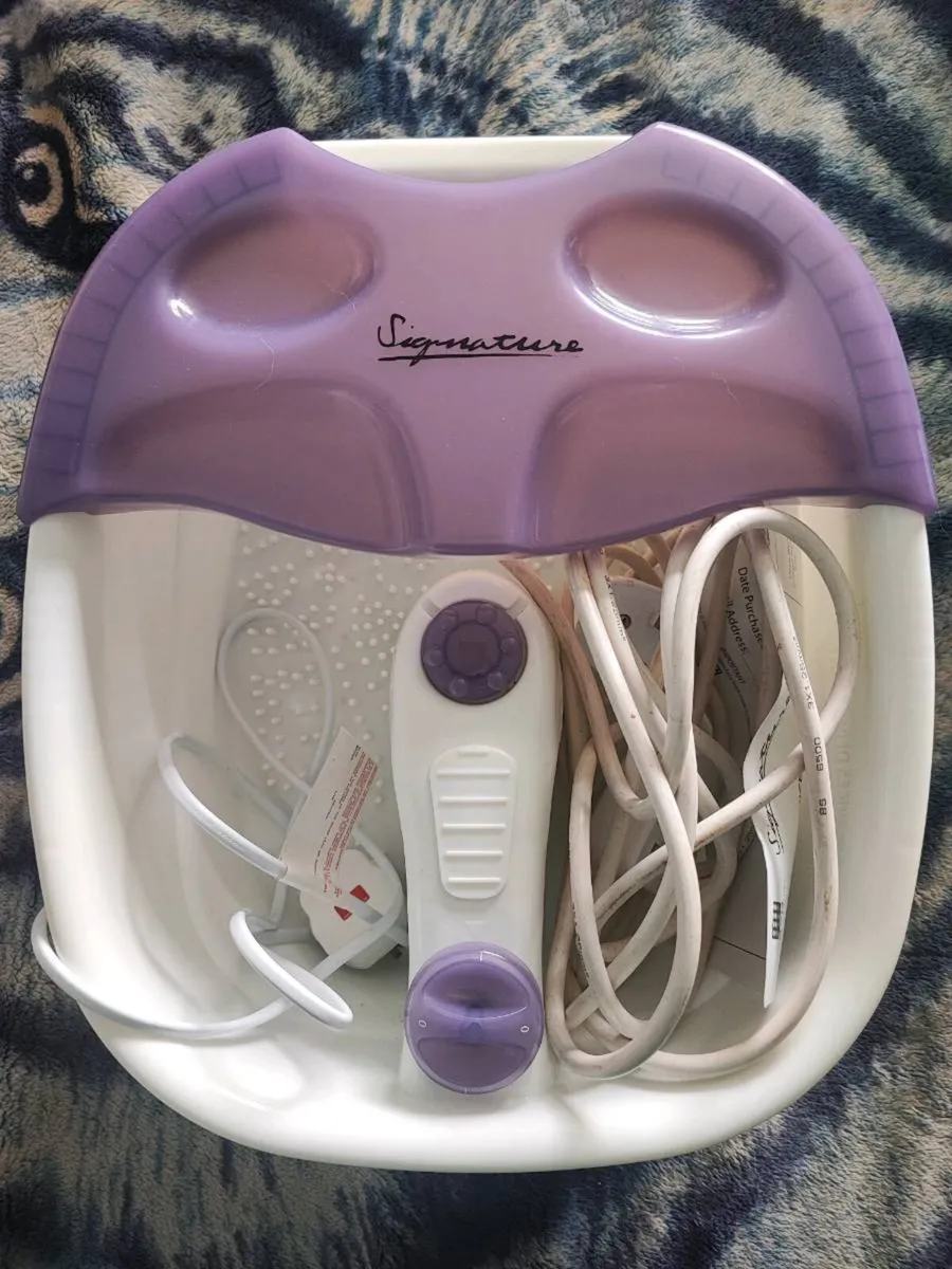 MASSAGING FOOT SPA ( IN BOX ) NEW. - Image 3