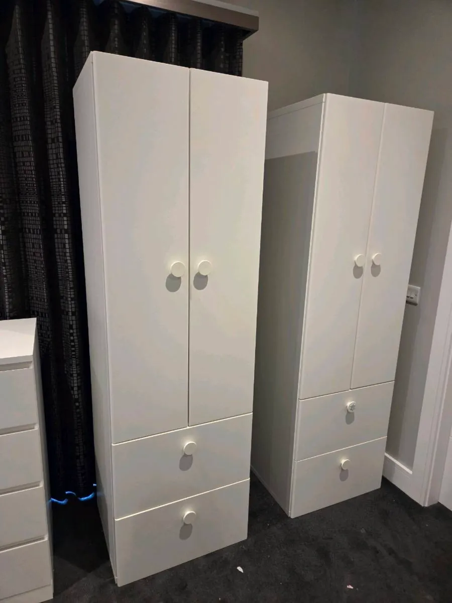 Bedroom furniture - Image 1