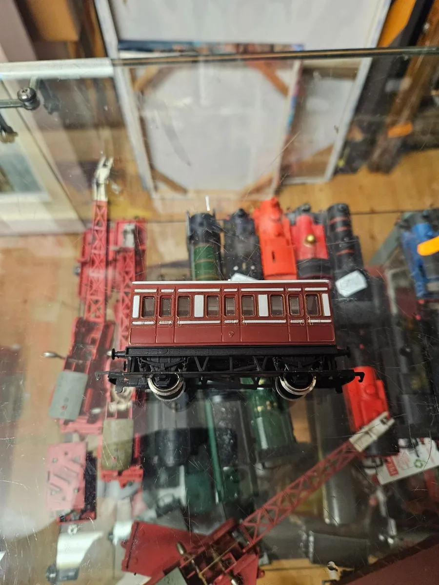 Hornby OO Gauge Carraige - Image 2