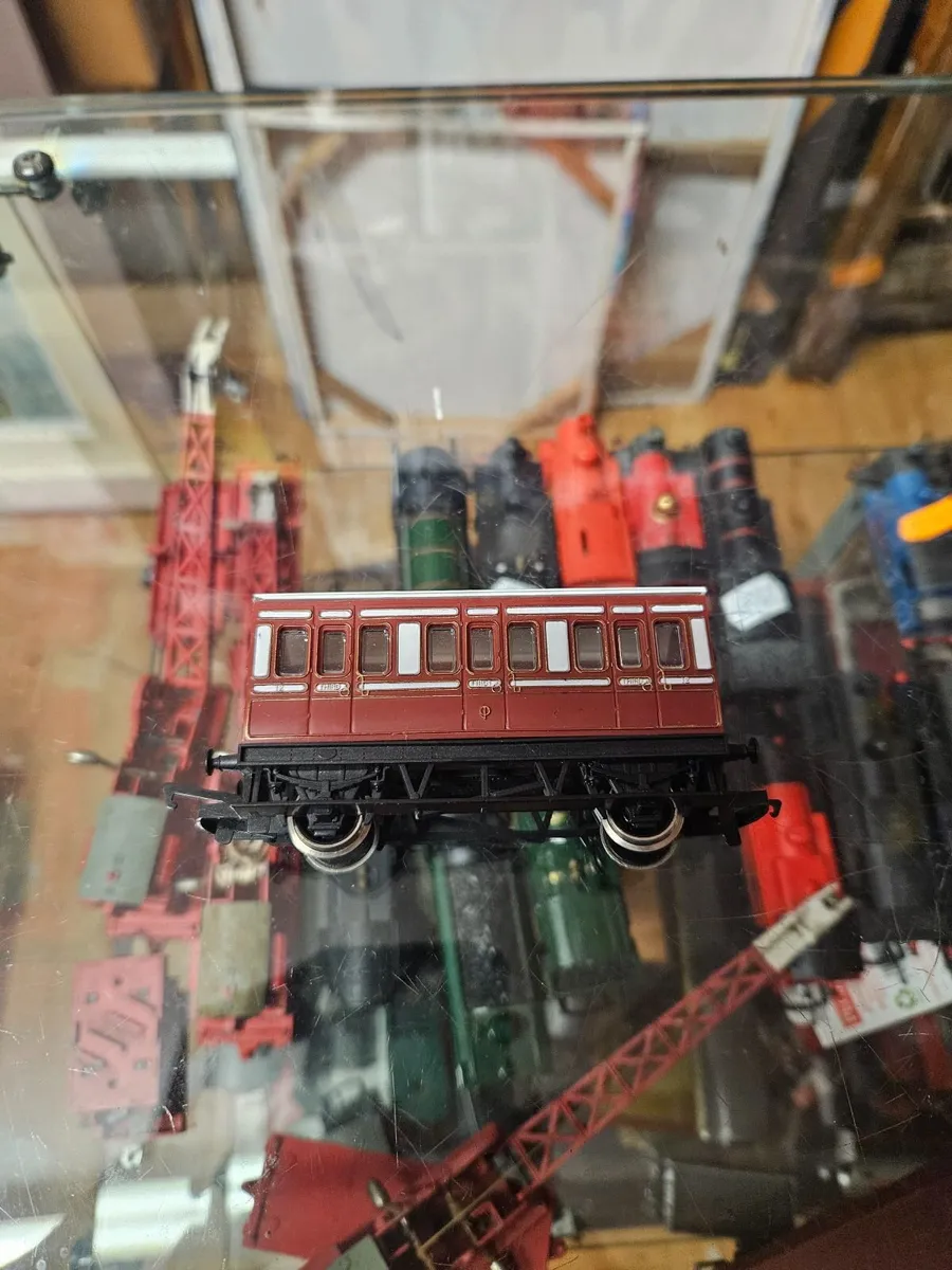Hornby OO Gauge Carraige - Image 3