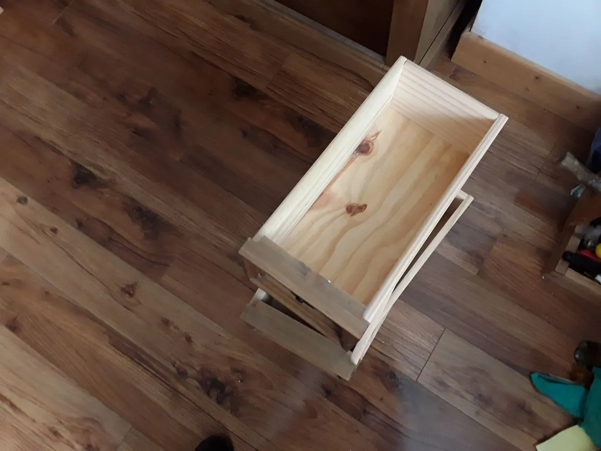 9 draw as new Corona solid wooden Chester drawers - Image 2