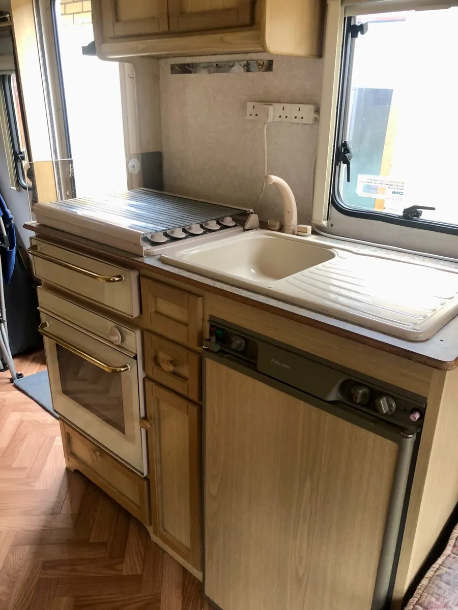 Caravan & Full Awning - Image 2