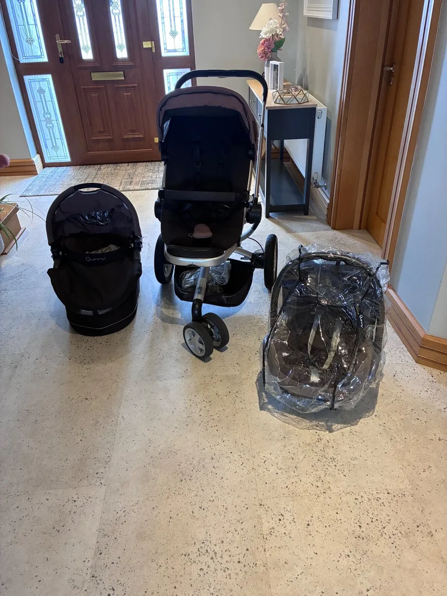 Quinny baby travel system - Image 1