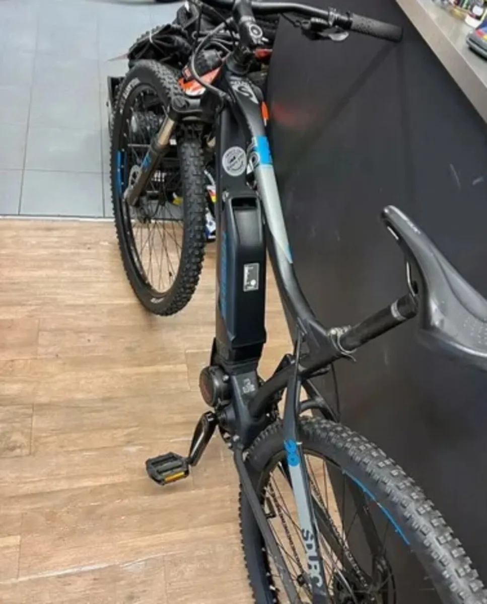 ADULTS HAIBIKE SDURO ELECTRICAL BIKE NEEDS NEW DIG - Image 4