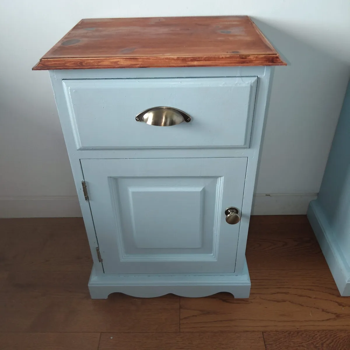 Bedside Lockers x2 - Image 2