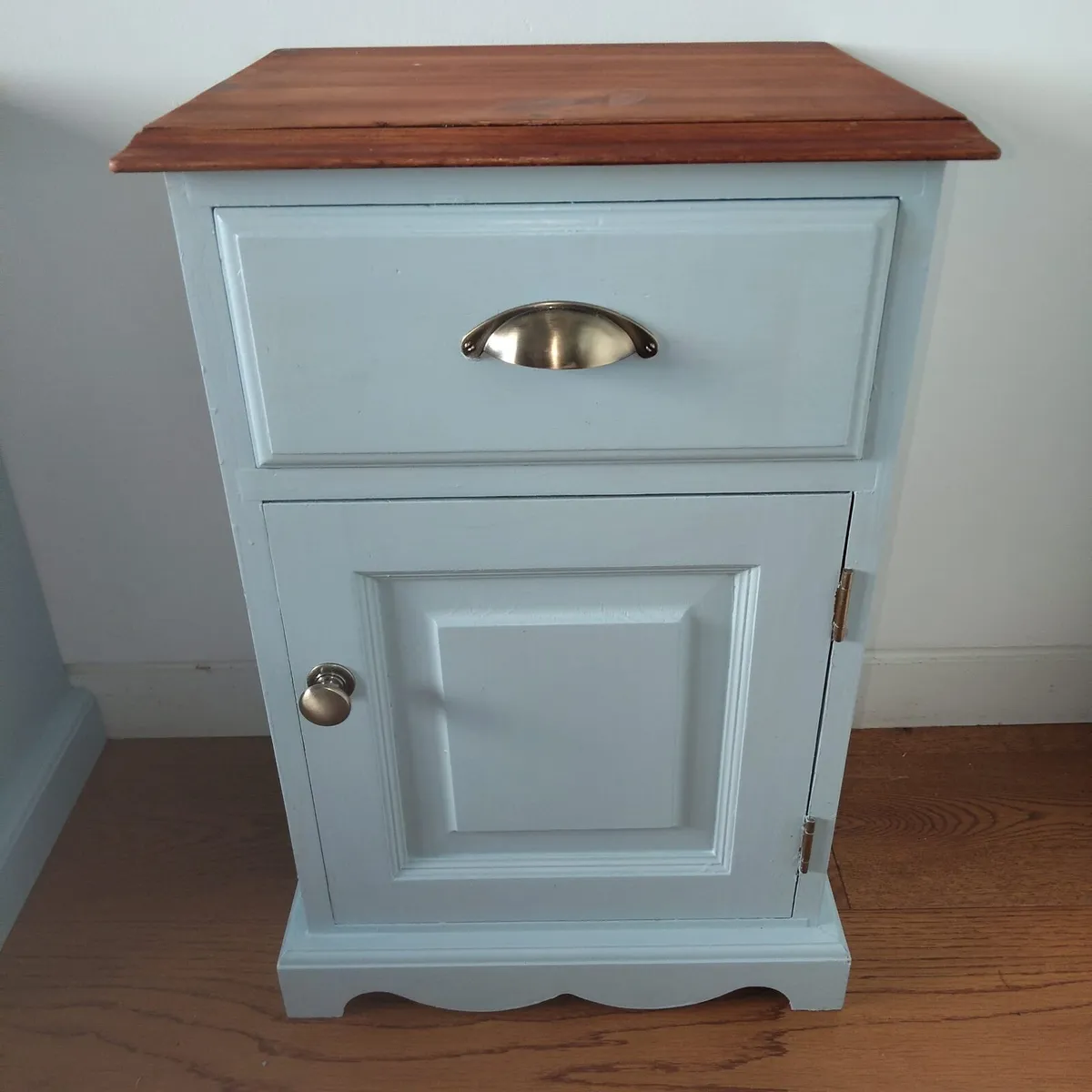 Bedside Lockers x2 - Image 3