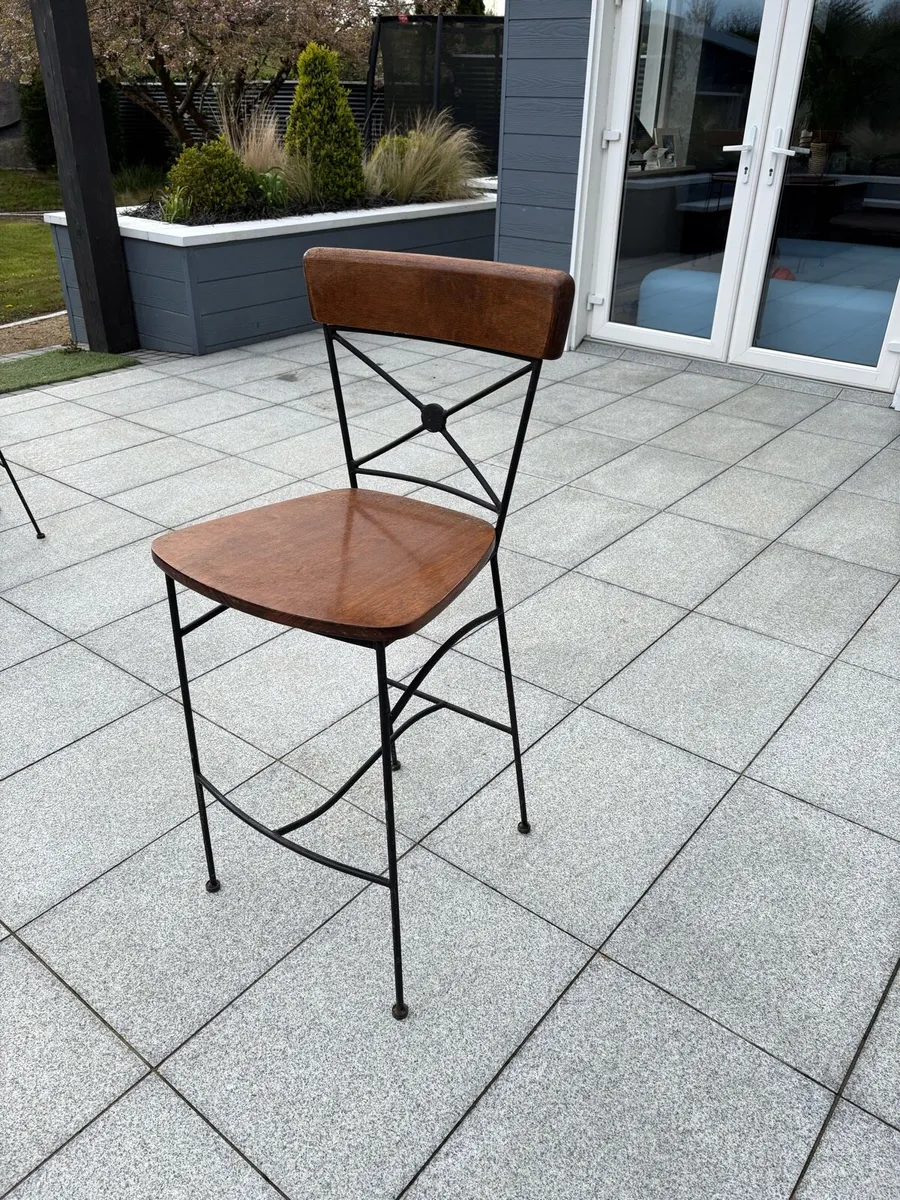 4 Island Chairs/Barstools & Coffee Table Set - Image 2