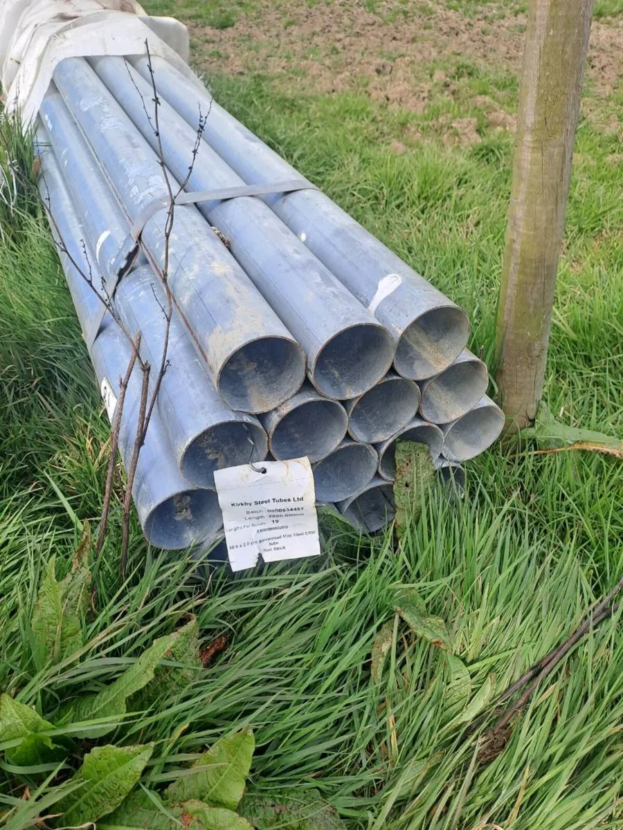 Galvanised pipes - Image 1