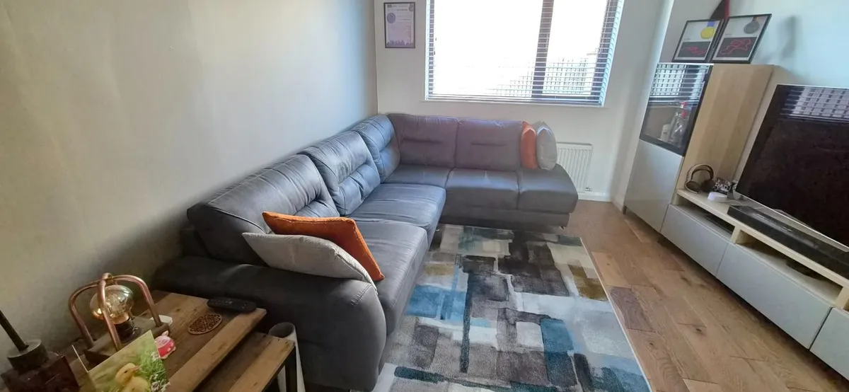 Sofa/Couch - Image 4