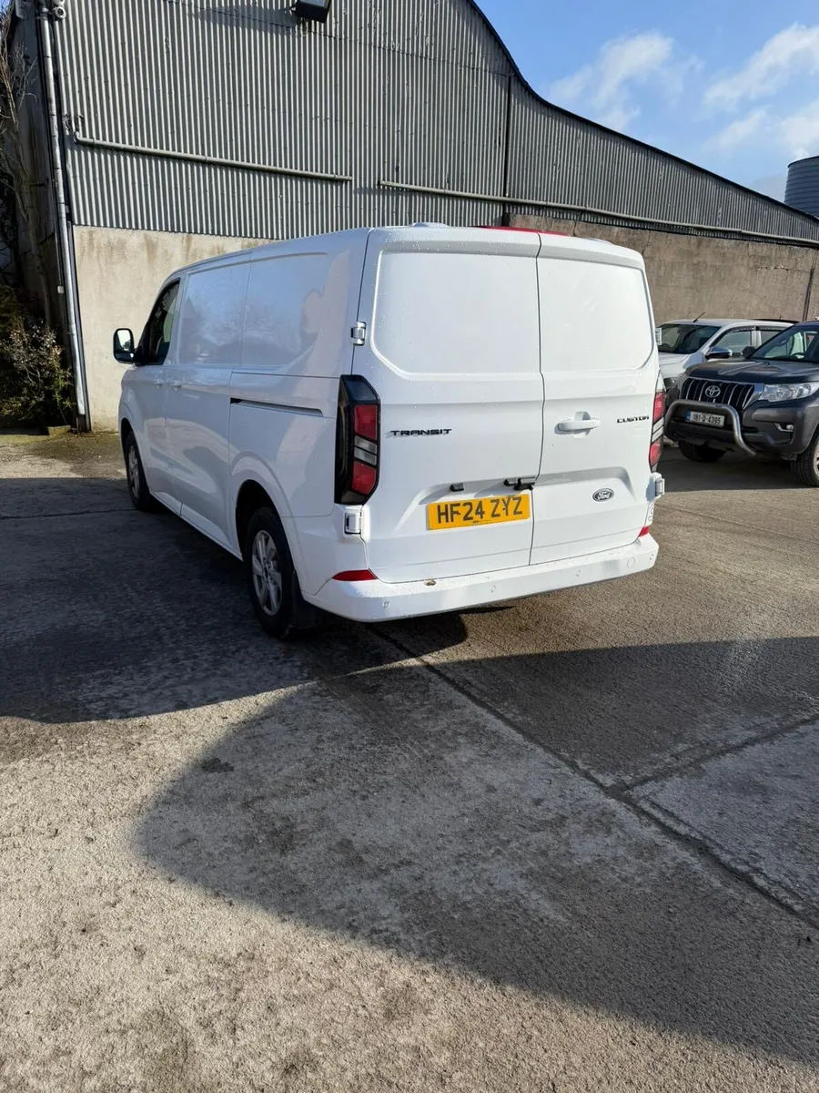 2024 ford transit custom 300 limited - Image 3