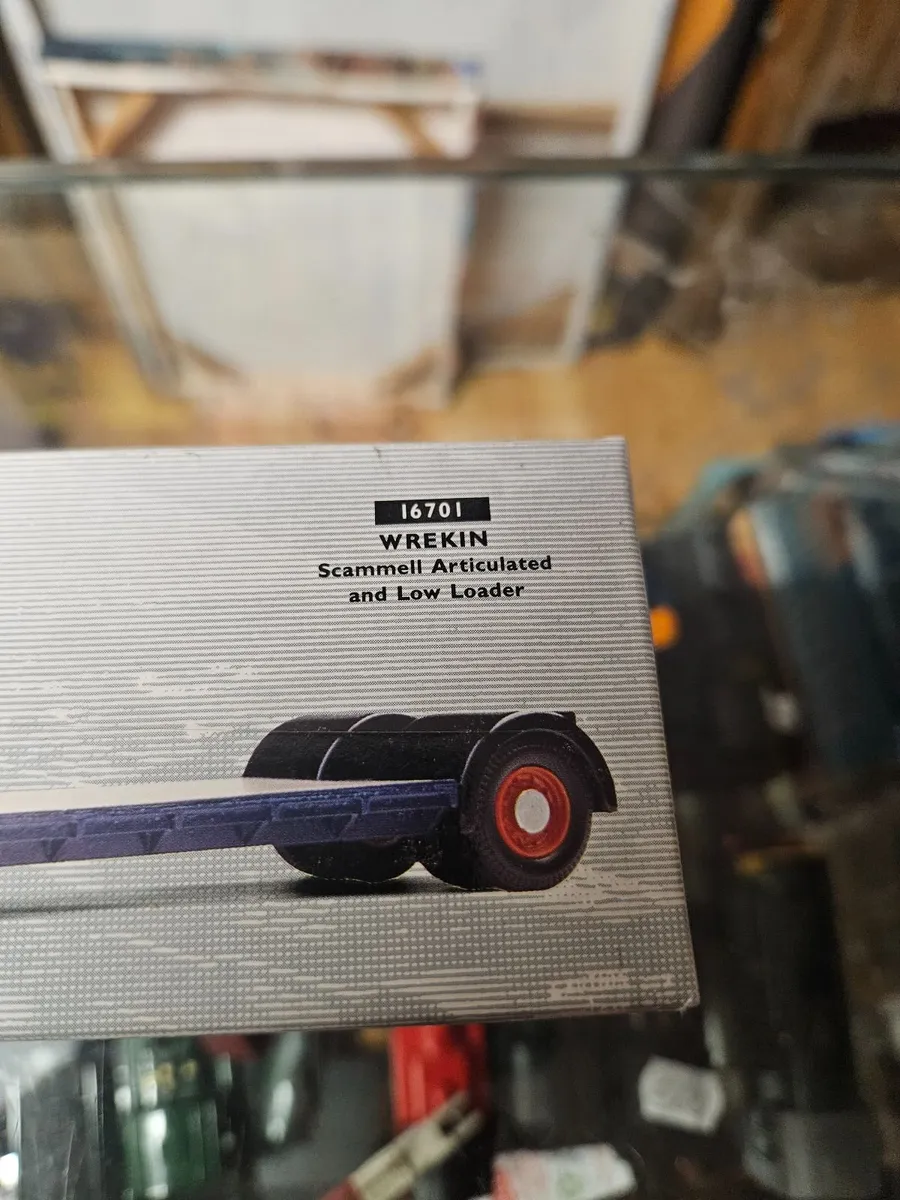 Corgi Pickfords Scammel Tractor Units and Low Load - Image 4