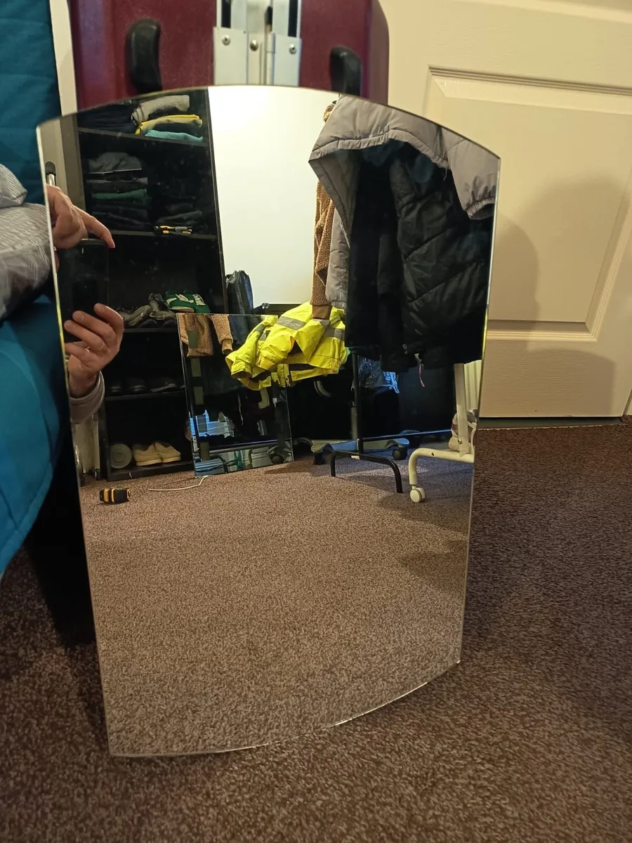 Bathroom mirror with shelves inside - Image 3