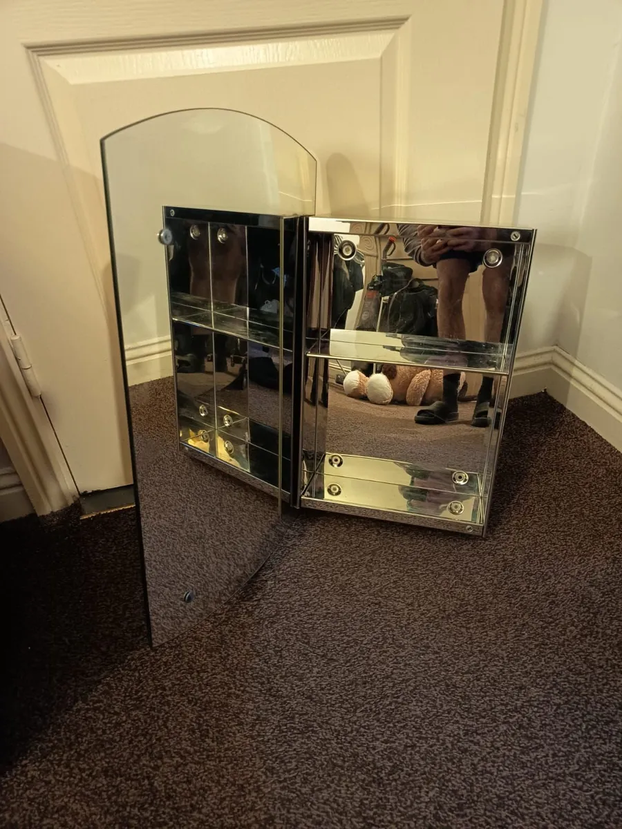 Bathroom mirror with shelves inside - Image 1