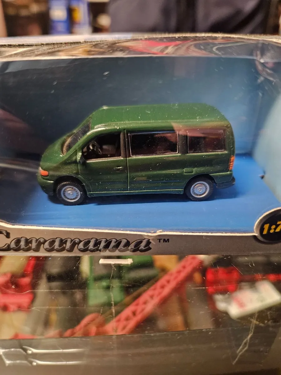 Corgi Caramara VW Minibus - Image 1