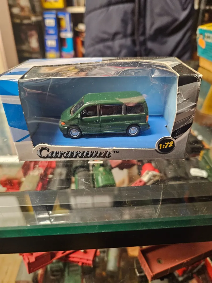 Corgi Caramara VW Minibus - Image 2