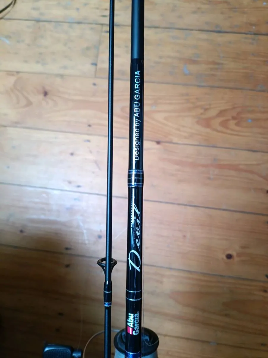 Spinning fishing rod with grinder - Image 1