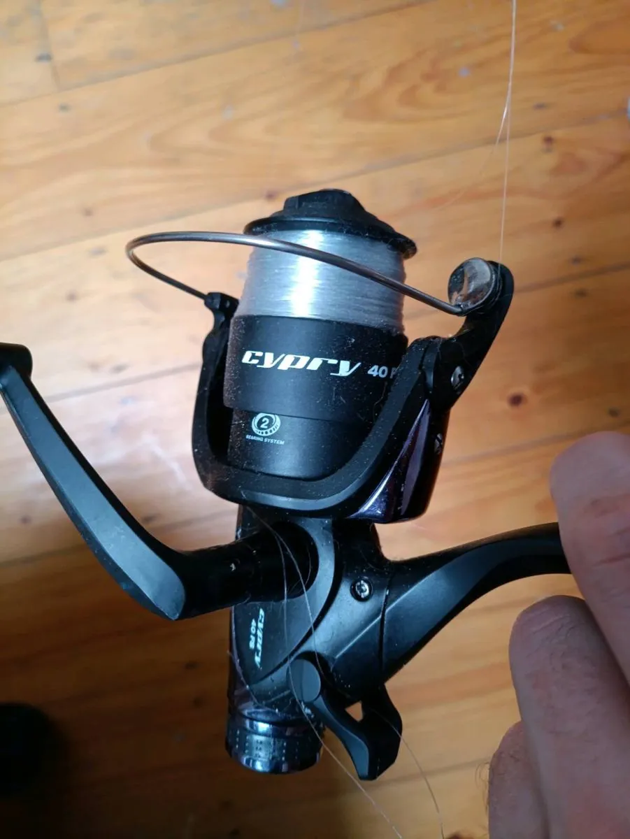 Spinning fishing rod with grinder - Image 3
