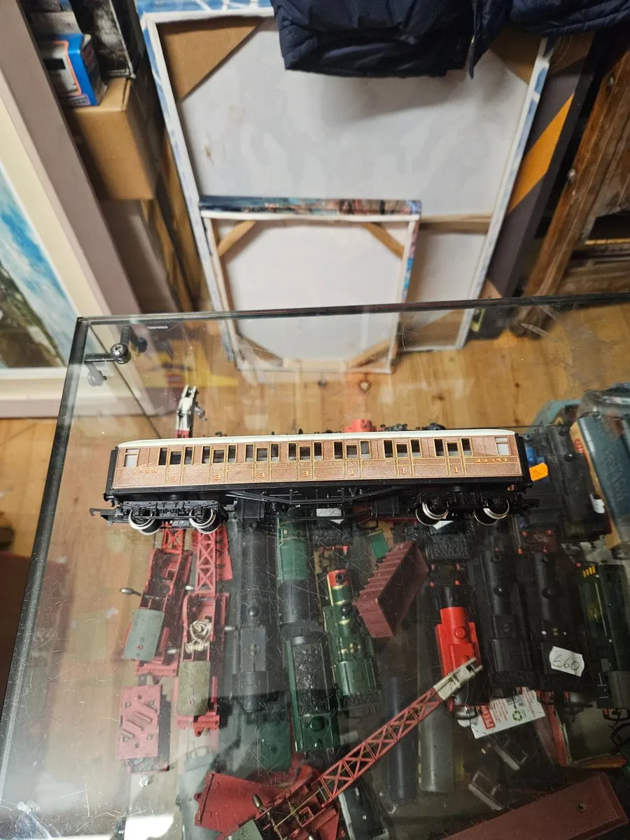 Hornby OO Gauge Carraige