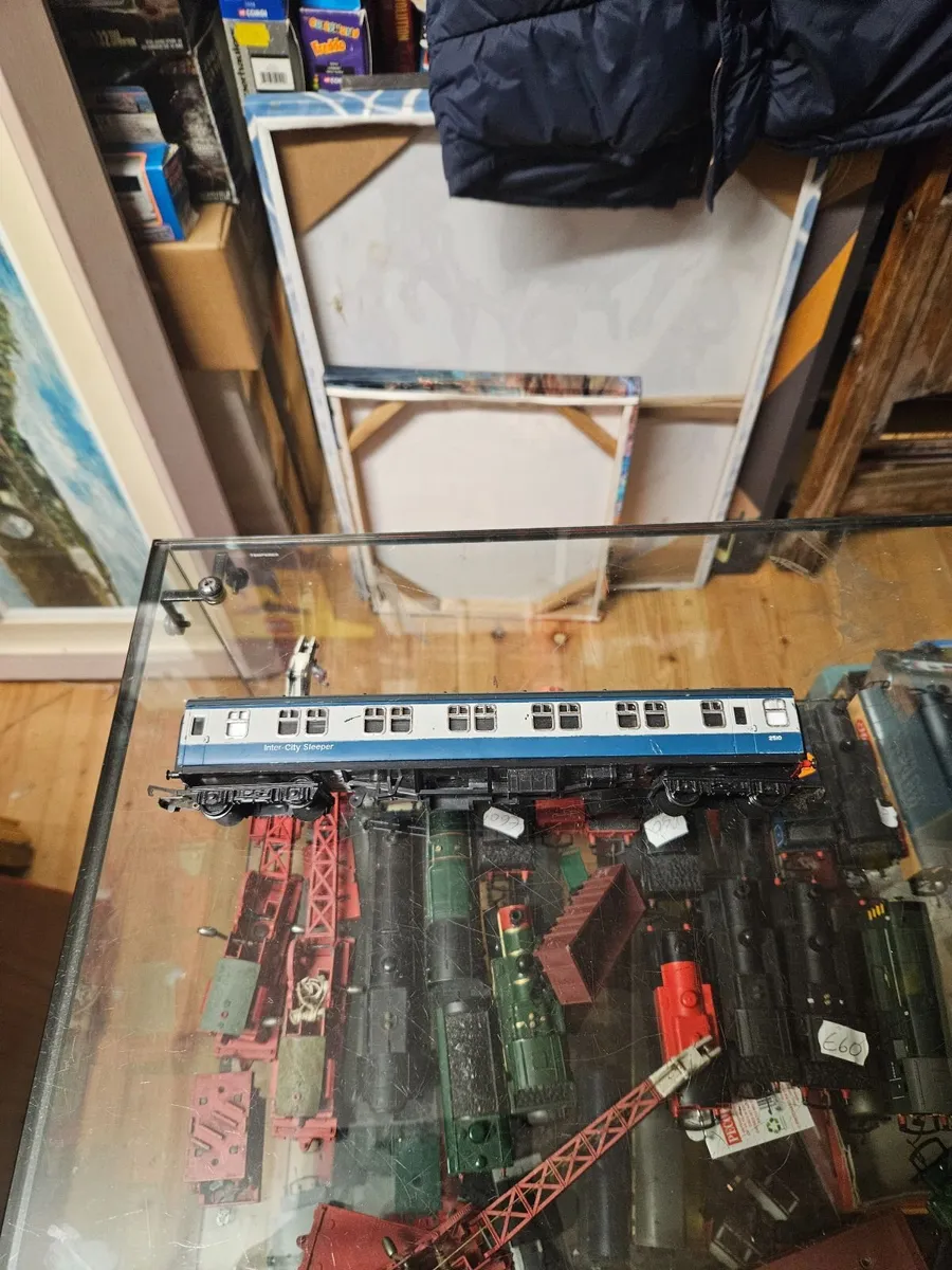 Hornby OO Gauge Carraige