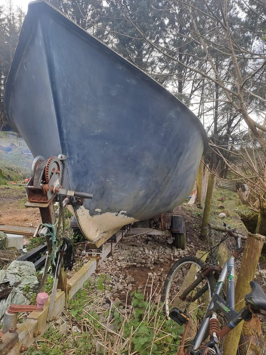 Fibreglass boat Hull and trailer - Image 3