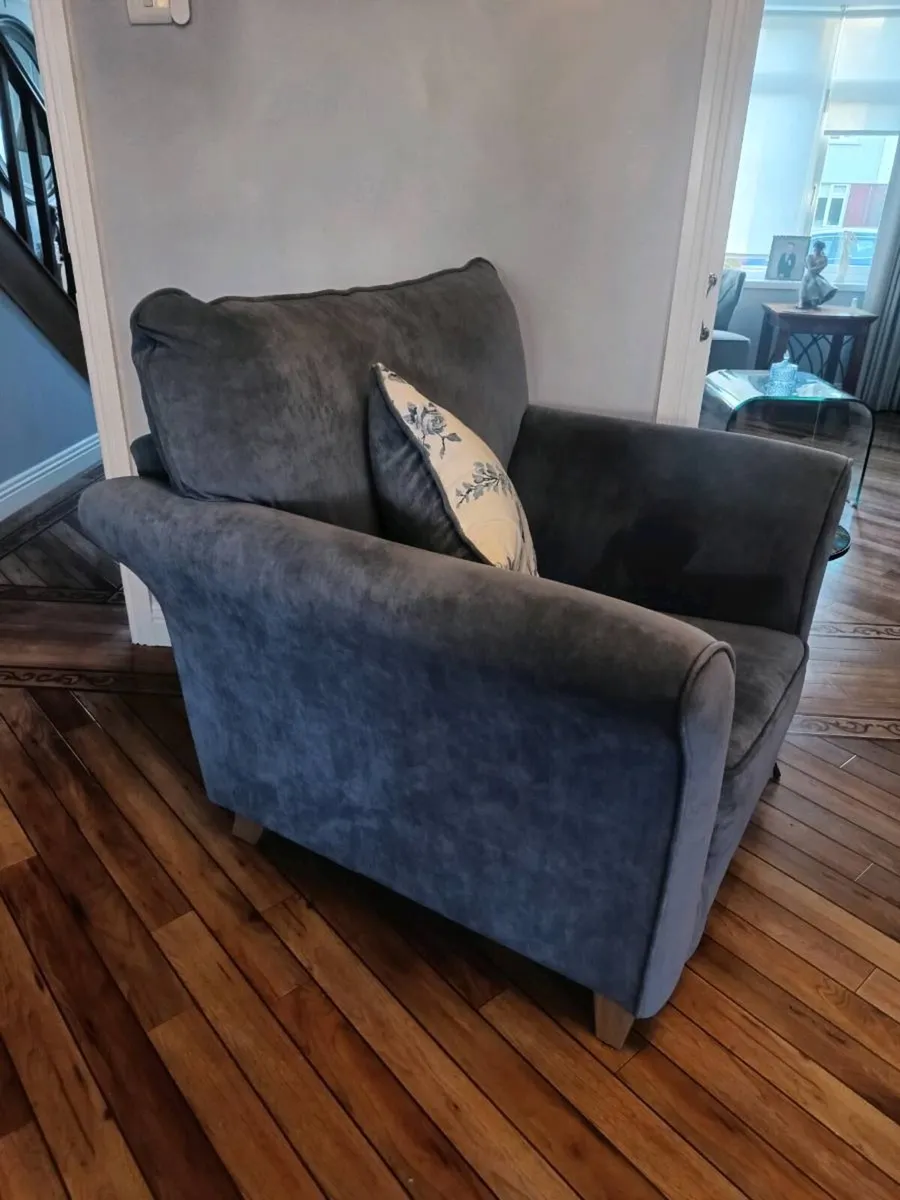 Furniture Suite - Image 2